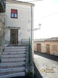 Ready to live in town house with panoramic view for sale. Italy | Abruzzo | Furci . € 40.000 Ref.: FC5230 photo 1