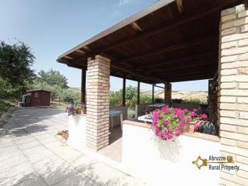 Inredible six bedrooms villa with garden and mountain view. Italy | Abruzzo | Casalbordino . € 345.000 Ref.: CAS1313 photo 13