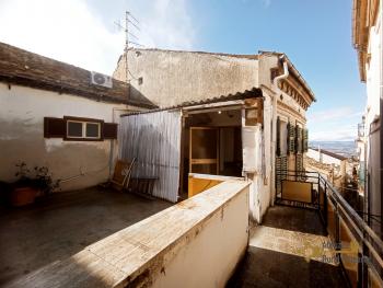 Characteristic 150 sqm tower house with terrace near the sea. Img8