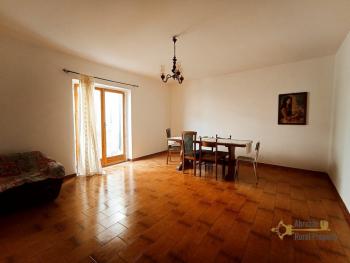 Perfect town house with five bedrooms and cellar for sale. Salcito. Img11