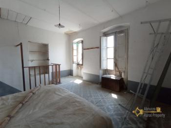 Character town house with garage for sale. Cheap bargain. Italy | Molise | Castelbottaccio. € 14000 Ref.: CS7449 photo 2
