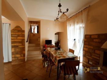 Recently restored Italian town house with cellar, for sale. Img8