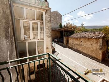 Incredible detached town house with terrace and private courtyard for sale. Italy | Abruzzo | Rapino . € 78.000 Ref.: RA5590 photo 24
