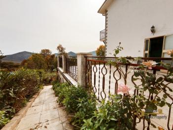 Nice country house with stunning terrace and 3000 sqm of land. Img7