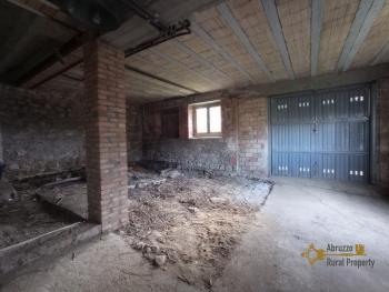 Detached country house with panoramic terrace, garage and garden. Italy | Abruzzo | Roccaspinalveti . €75.000 Ref.:RS9999 photo 32