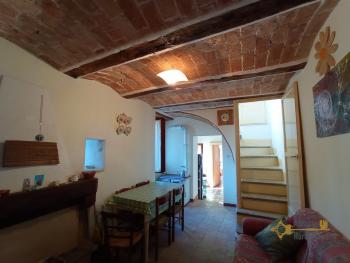 Charming stone house with beautiful characteristic details, in Molise. Img1