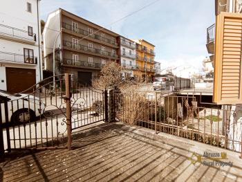 Town house with panoramic view and small back garden for sale. Img4