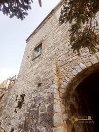 Cheap stone house with cellars and small garden near the coast for sale. Img5