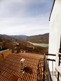 Stunning lake view town house with roof terrace and annex. Abruzzo. Img21