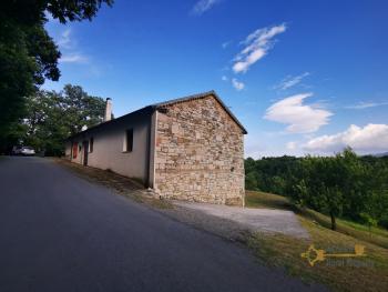Beautiful country stone house with two hectares of land, in Molise. Img4