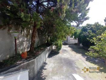 Detached house with garden and panoramic balcony. Pescosansonesco Img28