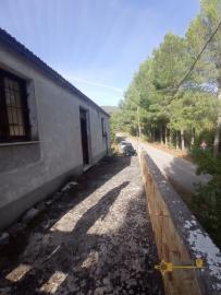 One bedroom country house with three cellars  and wood. Tufillo Img14