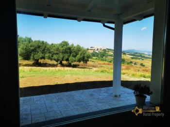Beautiful villa with 3000 sqm of land for sale near the coast.Molise Img16