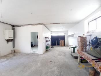 Perfect condition four-bedroom, detached town house with garage and land. Casalanguida. Img33