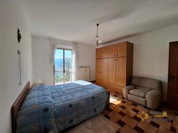 Perfect condition four-bedroom, detached town house with garage and land. Casalanguida. Img16