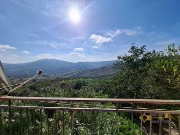 Perfect condition four-bedroom, detached town house with garage and land. Casalanguida. Img17