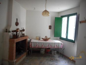 Tiny stone house with cellar, in need of some cosmetic works. Italy | Abruzzo | Carunchio . € 15.000 Ref.: CAR8090 photo 3