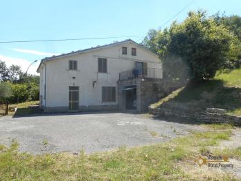 Five-bedroom country house for sale near Roccaspinalveti. Img2