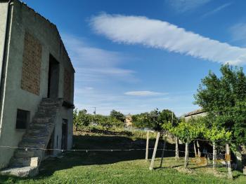 Stone house with large barn and 1700 sqm of land. Abruzzo. Img6