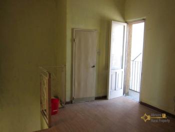 Tiny two bedroom town house to renovate for sale. 28 km from the coast. Italy | Abruzzo | Tufillo . € 15.000 Ref.: TF4433 photo 8