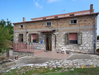 Two country houses with land for sale near Trivento. Molise. Img1