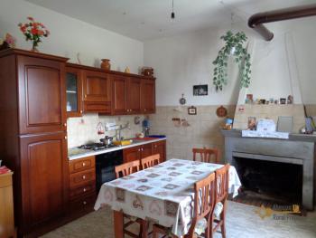 Two country houses with land for sale near Trivento. Molise. Img12