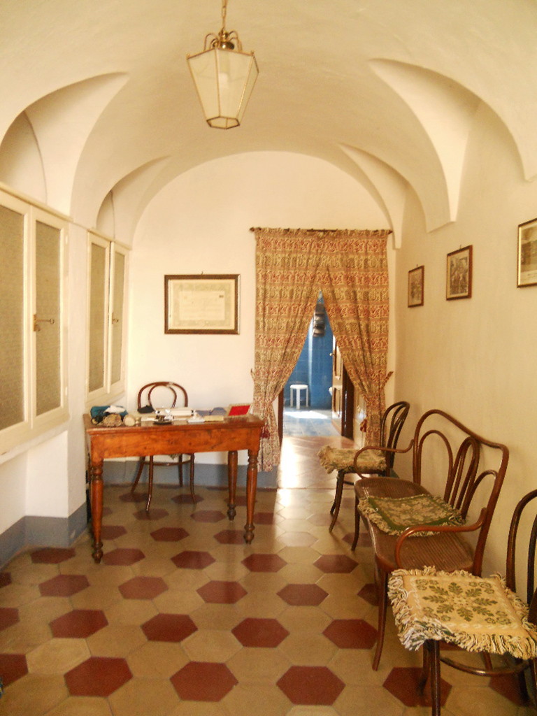 Traditional tunnel vault Traditional tunnel vault in italian house