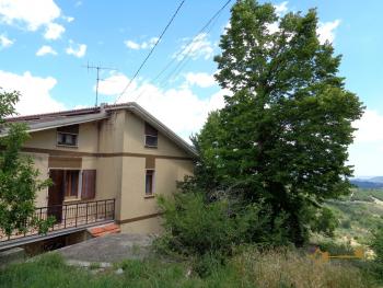 Five bedrooms country house with 5000 sqm of land for sale. Img4
