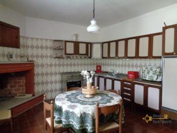 Five bedrooms country house with 5000 sqm of land for sale. Img13