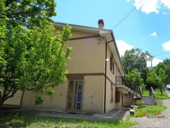 Five bedrooms country house with 5000 sqm of land for sale. Img3