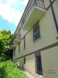 Five bedrooms country house with 5000 sqm of land for sale. Img8