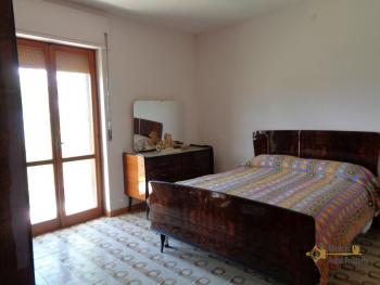 Five bedrooms country house with 5000 sqm of land for sale. Img22