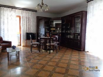 Five bedrooms country house with 5000 sqm of land for sale. Img14