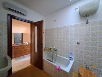 Four-bedroom traditional stone house with private garden. Agnone Img27