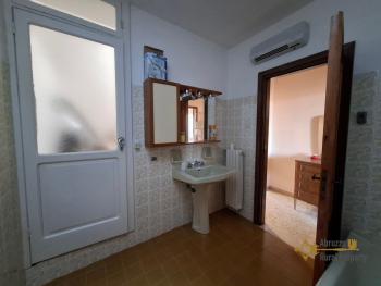 Four-bedroom traditional stone house with private garden. Agnone Img28