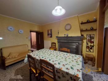 Four-bedroom traditional stone house with private garden. Agnone Img10