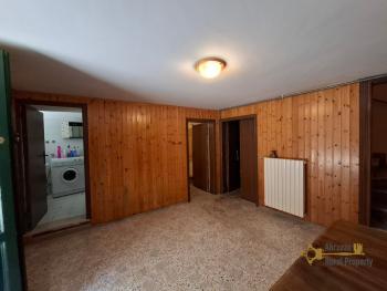 Four-bedroom traditional stone house with private garden. Agnone Img32