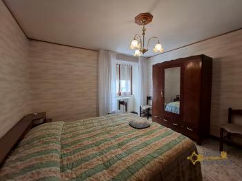 Large townhouse with stone cellars and back yard, in Molise. Img20