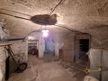 Large townhouse with stone cellars and back yard, in Molise. Img32