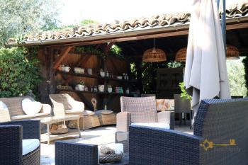 Stunning high-tech villa with heated pool, 4km to the beach. Img18