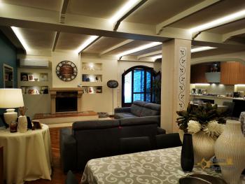 Stunning high-tech villa with heated pool, 4km to the beach. Img36