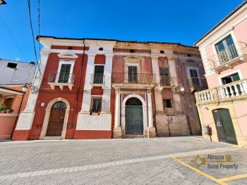 Elegant Historic Residence with Authentic Frescoes and Panoramic Views, near the Coast. Torino Di Sangro Img49