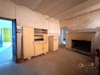 Elegant Historic Residence with Authentic Frescoes and Panoramic Views, near the Coast. Torino Di Sangro Img38