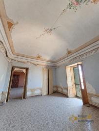 Elegant Historic Residence with Authentic Frescoes and Panoramic Views, near the Coast. Torino Di Sangro Img29