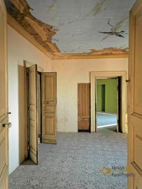 Elegant Historic Residence with Authentic Frescoes and Panoramic Views, near the Coast. Torino Di Sangro Img11