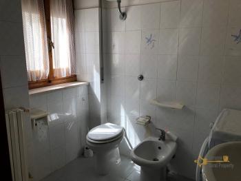 Four bedrooms town house with nice views. San Buono, Abruzzo. Img26