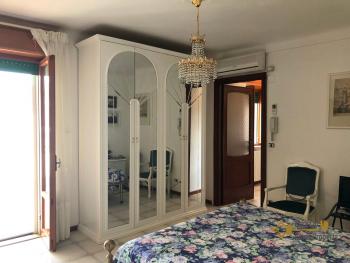 Semi-detached country house of 300 sqm, garden with olive grove. Img38