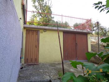 Detached building with two apartments, garden and basement. Img26