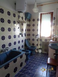 Detached building with two apartments, garden and basement. Img13