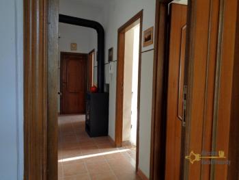 Detached building with two apartments, garden and basement. Img8